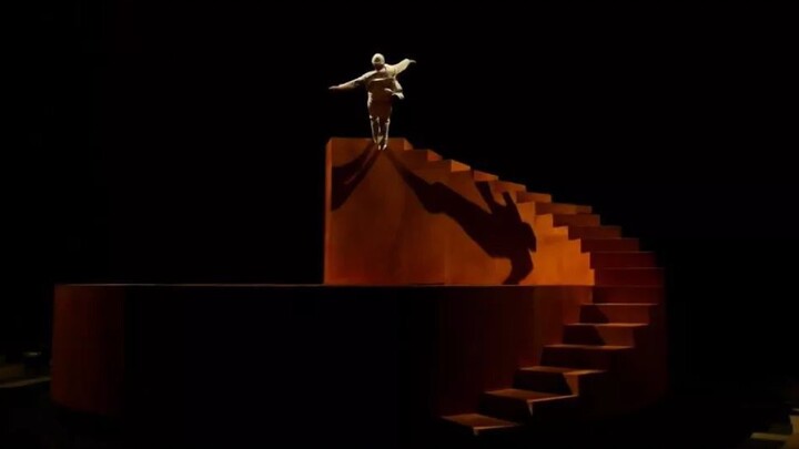 [Crying Series] Yoann Bourgeois's "The Mechanism of History" - Seeing the loneliness of Sisyphus in 