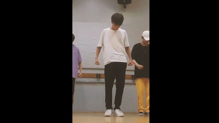 【คังแทฮยอน】คลิปซ้อมในห้องฝึกที่อเมริกา | พลังของเด็กอายุ 16 ปี