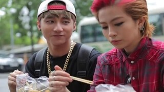 [Bếp Chiến] Gil Lê và Sơn Tùng làm bánh tráng trộn (Phần 2)