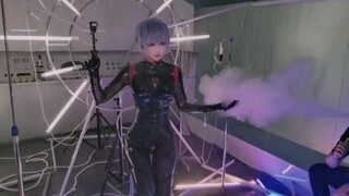 Đời sống|Giảm cân để cosplay Ayanami Rei, tùy hứng mà lại vui nhộn