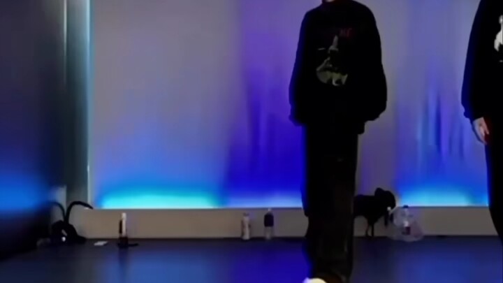 أرجل طويلة جدًا...