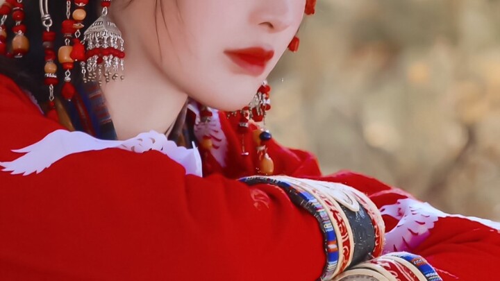 Waduh! Ini baru benar-benar kecantikan eksotis yang keluar dari buku! Benar-benar nagih…