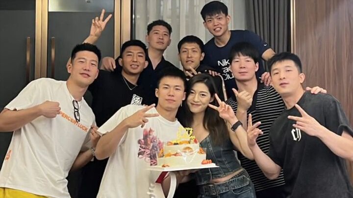 ฉันรักครอบครัวใหญ่แห่งนี้มากจริงๆ ขอให้ครอบครัวใหญ่แห่งนี้ดียิ่งๆ ขึ้นไปเรื่อยๆ!