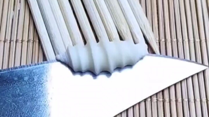 Sepertinya telinga kucing