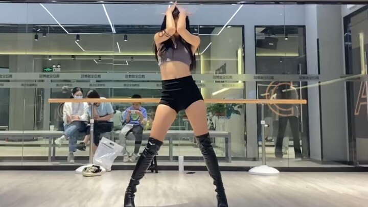 Bài tập trên lớp cao gót