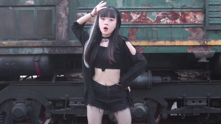 【Weiwei】Totally crazyฅSo crazyฅFirst time trying high heels