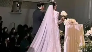 FINALLY!!! IU AND LEE JONG SUK GOT MARRIED 🥰