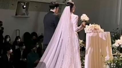 FINALLY!!! IU AND LEE JONG SUK GOT MARRIED 🥰