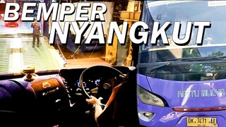 BEMPER GASRUK NYANGKUT DI KAPAL.. Bus Restu Mulya Golden Dragon Surabaya-Denpasar