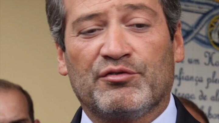 Ventura aborda Luís neves