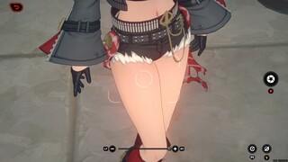 Merekam sambil menatap Lucy