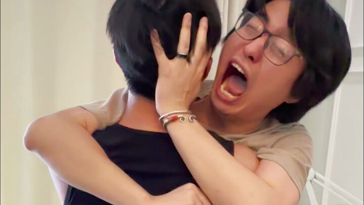 بعد أن يسقط الطفل، إياك أن تنظر في عينيه...