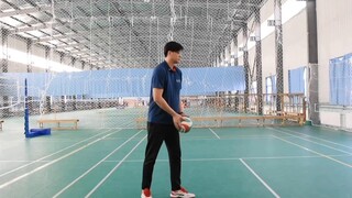 [Tutorial Bola Voli] Pemain nasional akan mengajari Anda bola voli - dasar-dasar servis |. Mulailah 