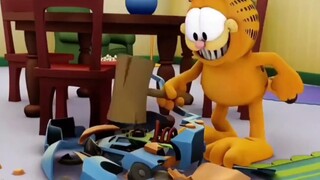 [Garfield] Fat cat participates in reality show and serves others like a cow or a horse? In the end,