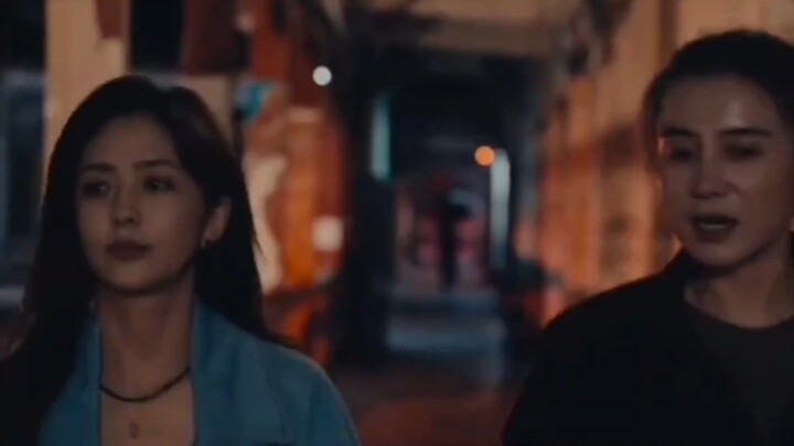 The ex-wife and the current wife actually became good sisters