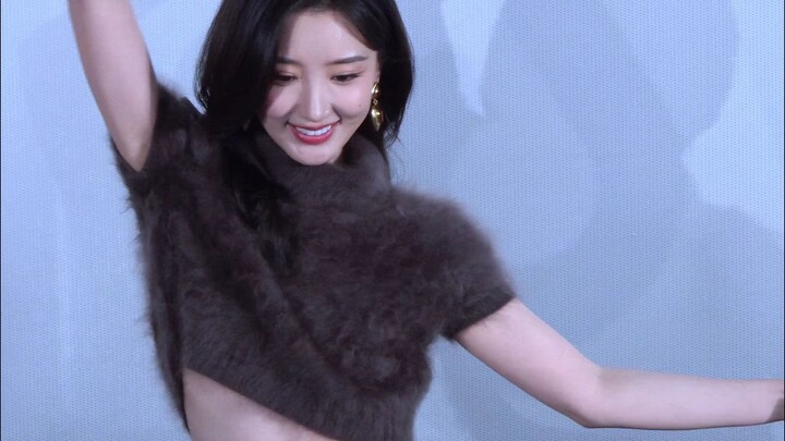 Mao Xiaotong's lemon fork dance is so pleasing to the eye—what a great figure!