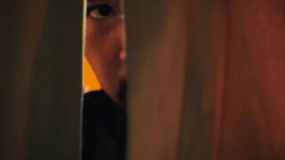 الابن الثاني والثالث كانا يعرفان منذ زمن أن الأب قد مات، وإذا تجرأ أحدهما على دخول الخيمة، فهذا يعني