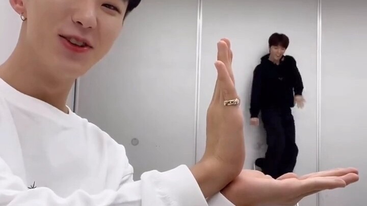 Dino thu nhỏ + Wonwoo + Joshua
