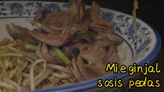 Mie ginjal + sosis pedas