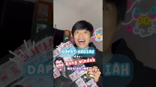 DAPAT HADIAH DARI BANG WINDAH ?!? KIRA KIRA APA YA ISINYAAA ?!?!