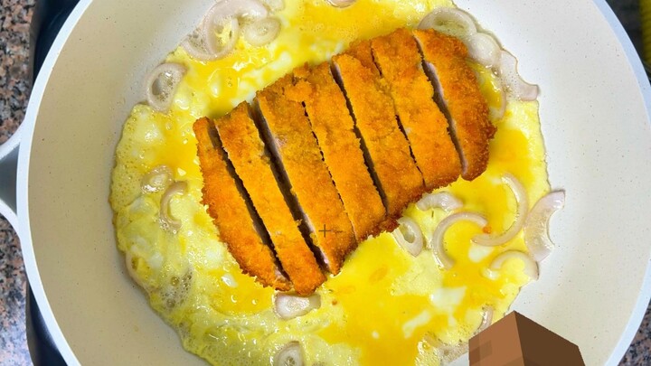 Versi nyata dari nasi MC x nasi babi dan telur ala kurir