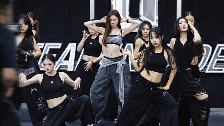Versi ruang latihan take tunggal tanpa cut dari Freeze telah hadir
