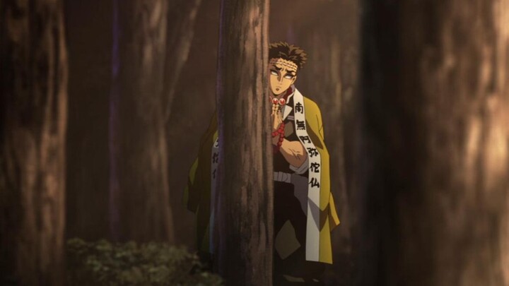 The person that Rock Pillar was peeping at from behind the tree was not Tanjiro, but Xuanya. He was 