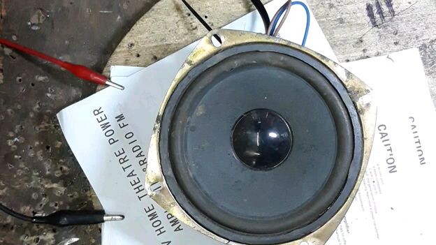 speaker polarity  checking using  12v dc converter