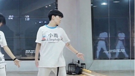 [Grandson Group Training] Girls' lineup dances to KARD-Gunshot practice room straight shot version