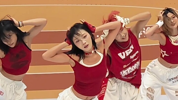 ITZY is a passionate god! WANNABE+LOCO cover dance competition runner-up (causing extreme comfort!)