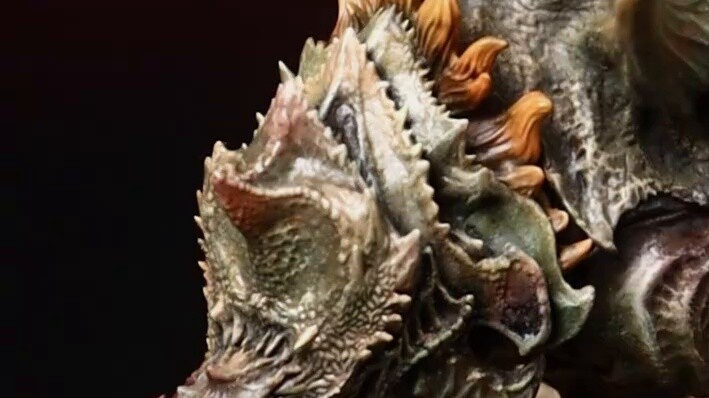 The scorching sun engulfs the earth, golden waves surge, and dragon seeds flicker in the dust storm.