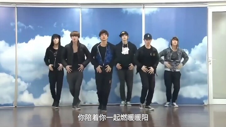 Mở khóa bí mật tu luyện của đội K năm xưa! Tiếc là không thể “tháo rời” được con đầu đàn, nếu không 