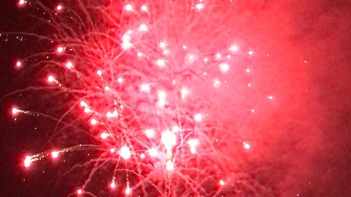 Pháo hoă chúc mừng năm mới 🎆 🎊