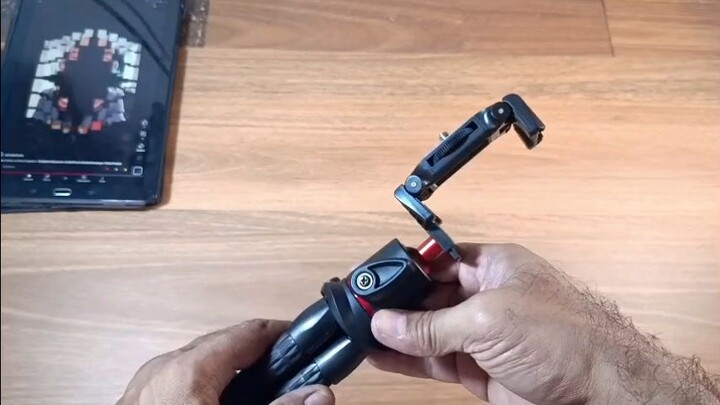 Tripod Portable untuk ngonten, salah satu produk yang kuat dan tahan lama.