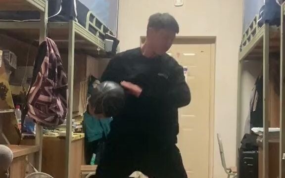 Apakah huruf juga takut tawa cekikikan?