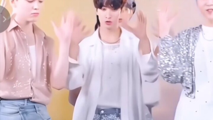 纯属发疯哈哈哈哈哈