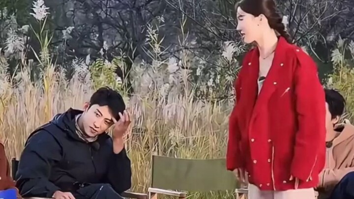 ฉากเด็ดของจินเฉินในรายการ “Ladies Who Whistle” ดูทีไรก็หัวเราะทุกที