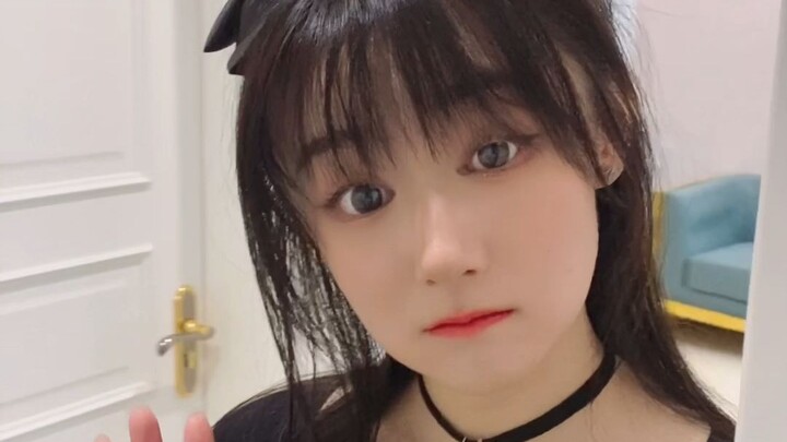 Tiba-tiba ada teman sekamar perempuan baru di rumah, tapi nggak nyangka ternyata dia...