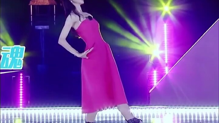金晨时隔十年在跳《花儿》曼妙身姿灵魂舞蹈，傣族舞挑战