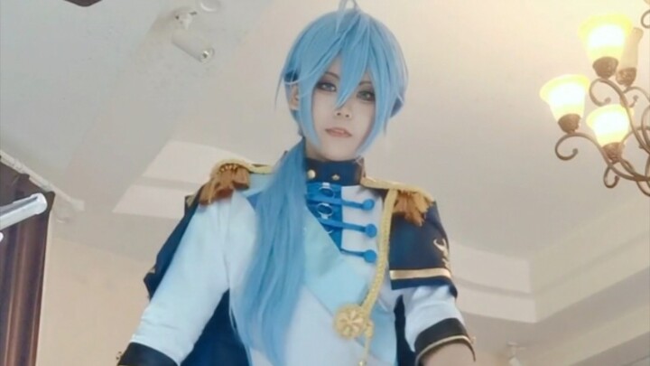 [New World Carnival Cosplay] Liệu phó thủ lĩnh có thể làm việc tốt khi mặc thế này không?