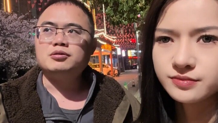 يُقال إن المكافأة التي حصل عليها هذا الأخ على موقع شياوهونغشو قد تجاوزت مكافأة لوفي.