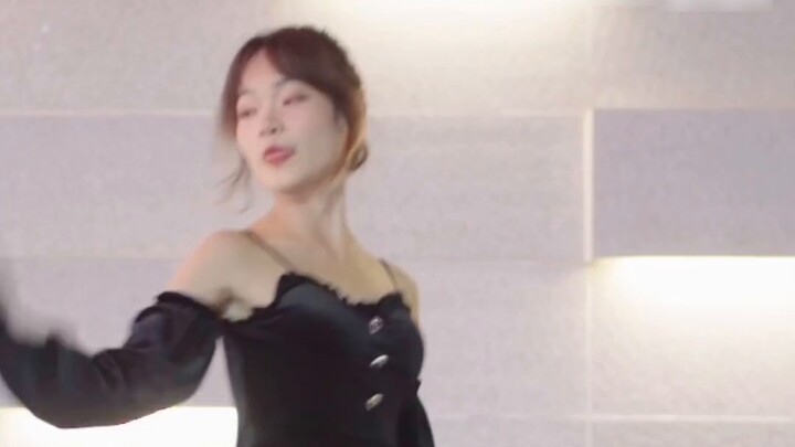 [Dangerous Party] Vertical screen is coming! And it has to be black silk!