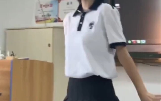When our class beauty performs her talent show on festival day