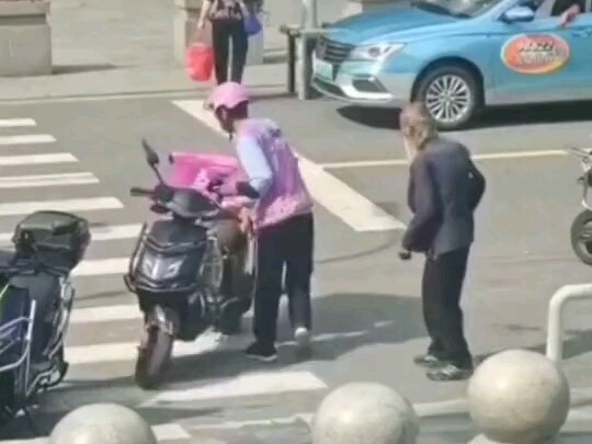 To help or not to help