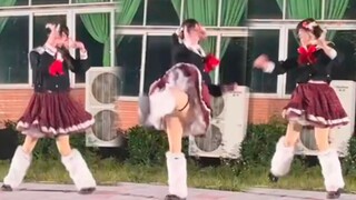 是在军训晚会上跳Love it！的超力感兔兔！【兔糕糕】
