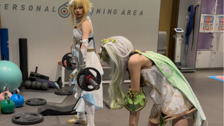 At 500 years old, you probably shouldn’t be hitting the gym anymore [Genshin Impact Cosplay]
