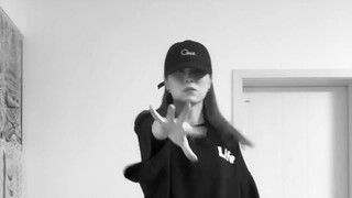 Moonbyul kembali dengan lagu baru yang keren Eclipse