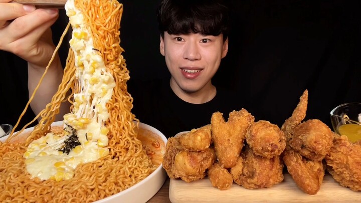 SUB) 홈플러스 당당치킨 & 콘치즈불닭 먹방 mukbang asmr 저도 당당치킨 오픈런 성공했습니다! 과연 맛은.._!_! 오랜만에 불닭도 땡겨서 가져왔어요😆