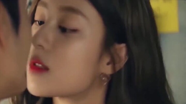 [ฉากเรือ] ฉันขึ้นเรือหลังจากจูบและจูบ ฉันรู้ว่าผู้ชายคนนี้ไม่ซื่อ*ย์!