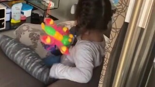 妹妹的尖叫声很真实了